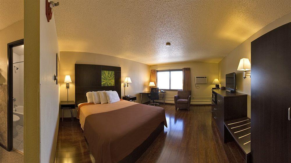 รามาดา บาย วินด์แฮม มินนิอาโปลิส โกลเดน แวลเลย์ Hotel Golden Valley ภายนอก รูปภาพ